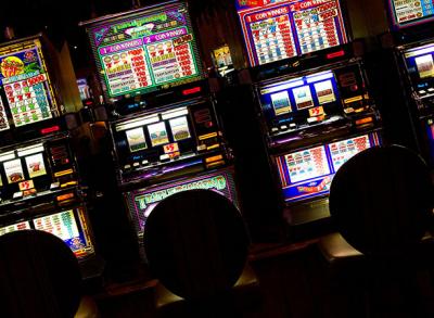 Spielautomaten und Slots im Casino